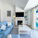 Puerto De Benalmadena Apartamento Vacacional Con Vistas Al Mar Y Yates Tres Habitaciones 2 Banos